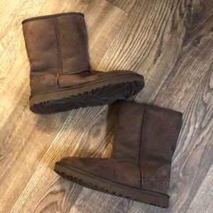 UGG Short Sheepskin Boots - Chocolate Sz 8